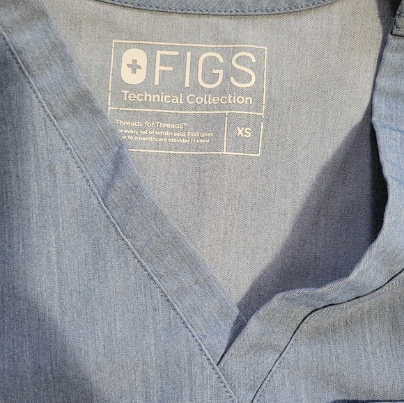 FIGS HEATHER INDIGO CATARINA TOP - Picture 2 of 3